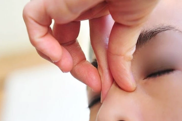 ماساژ بینی بعد از عمل بینی